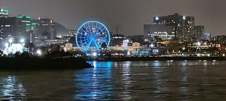 Grande roue en turquoise